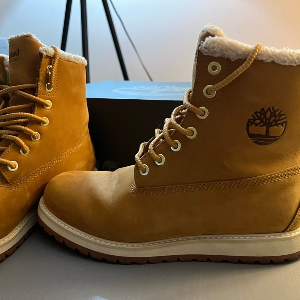Timberland 6” Brown Men’s Boots with Shearling Collar, size 8 - Picture 2 of 11